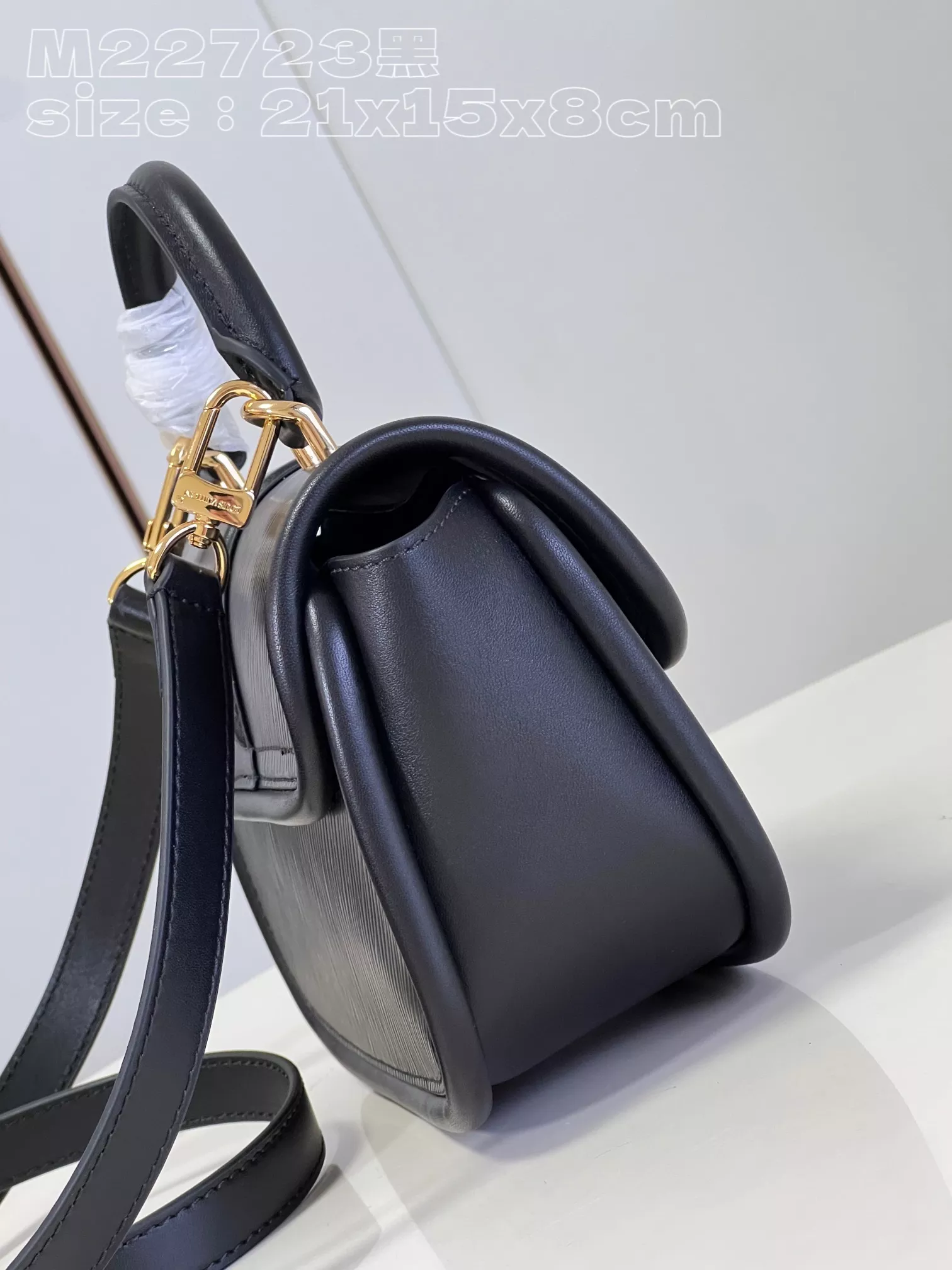 LV Hide and Seek Epi Handbag in Black - ReplicaBags.is - Image 5