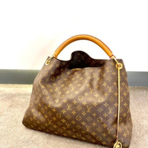 Louis Vuitton Monogram Artsy MM Bag