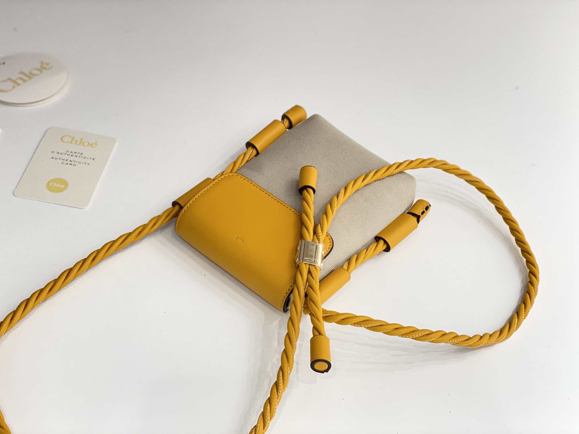 Chloé Key Phone Pouch in Yellow - Replicabags.is - Image 5