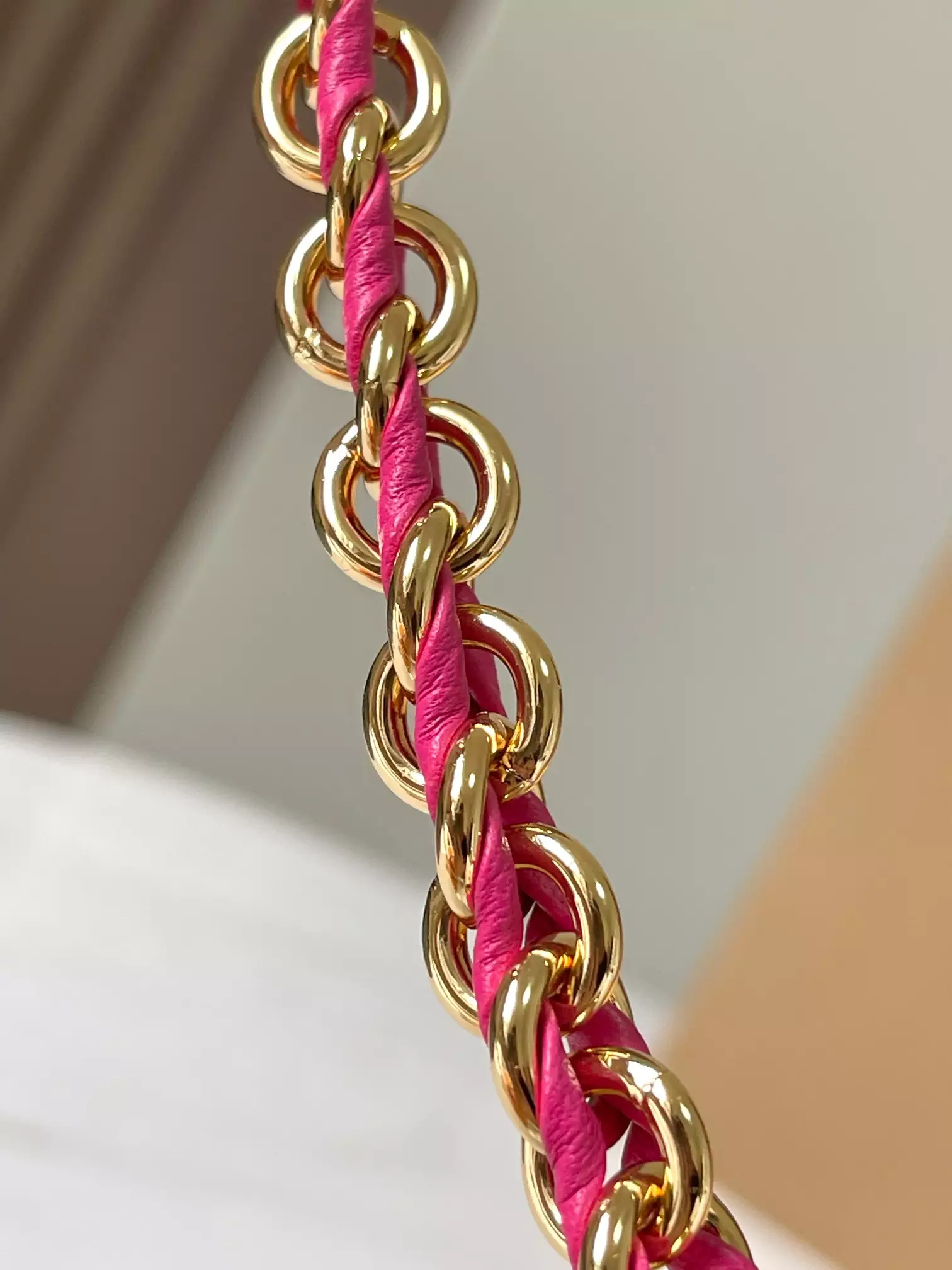 LV Capucines BB Capushell in Snow White - Repbags.is - Image 9