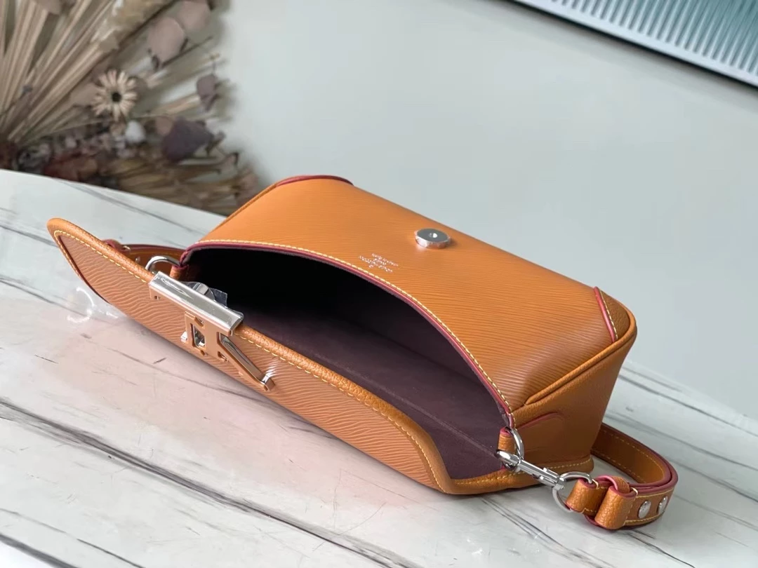 Buci Epi Leather Bag - LB274 - Image 7