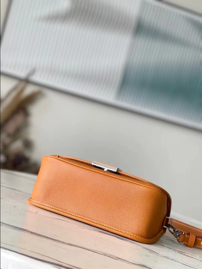 Buci Epi Leather Bag - LB274 - Image 10