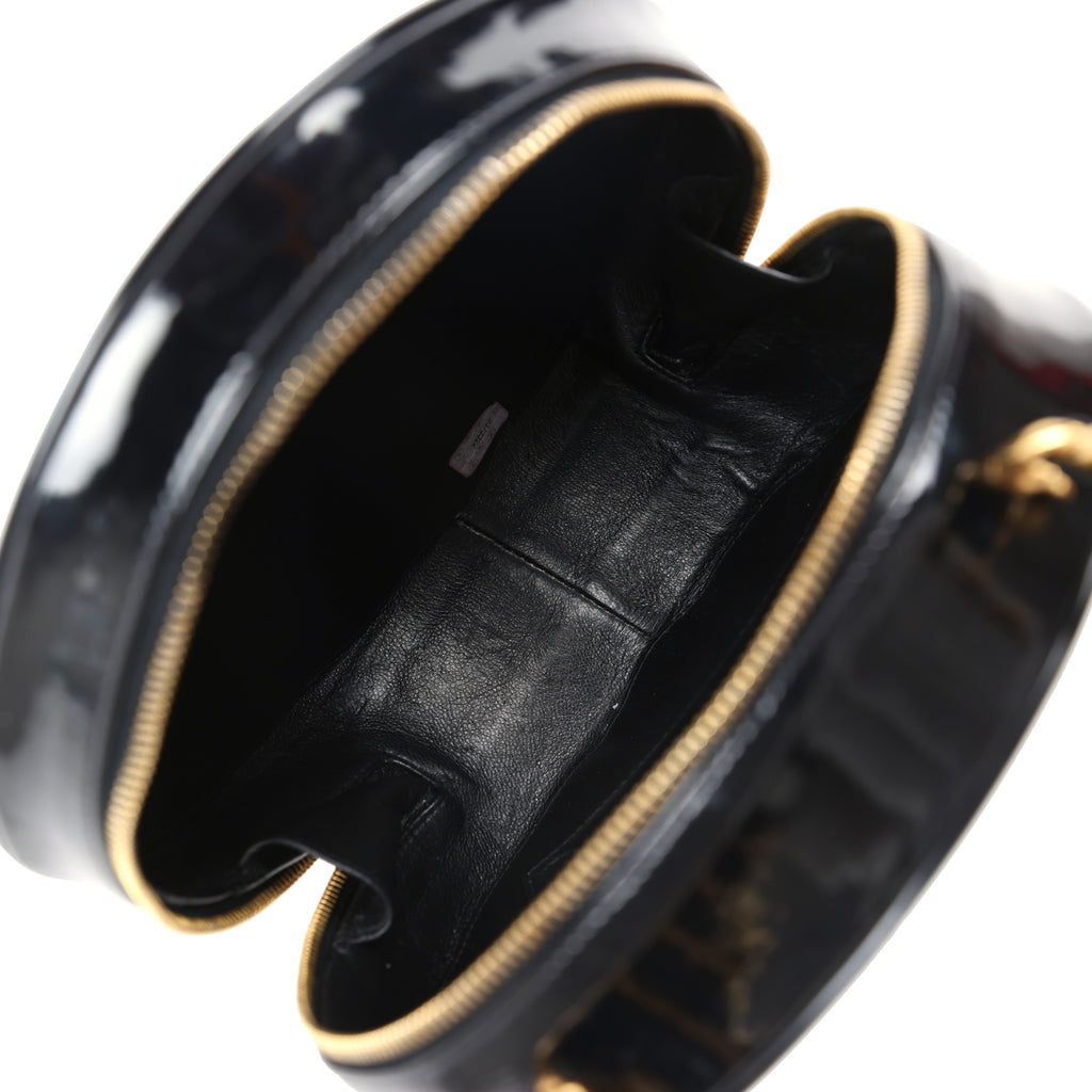 Vintage Chanel Round Vanity Bag Black and White Patent Leather Antique Gold Hardware - Image 9