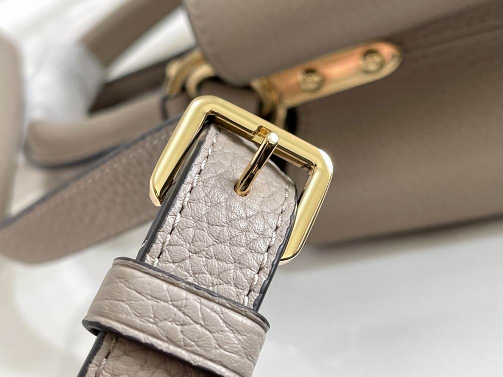 Capucines MM Taurillon Leather Bag - Image 8