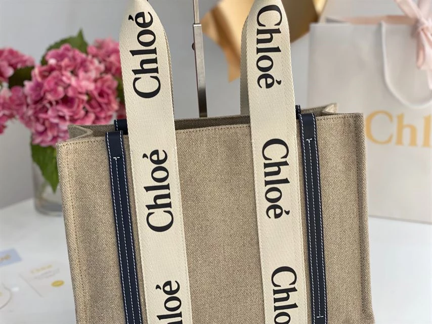 Chloé Medium Woody Tote Bag - MB006 - Image 9