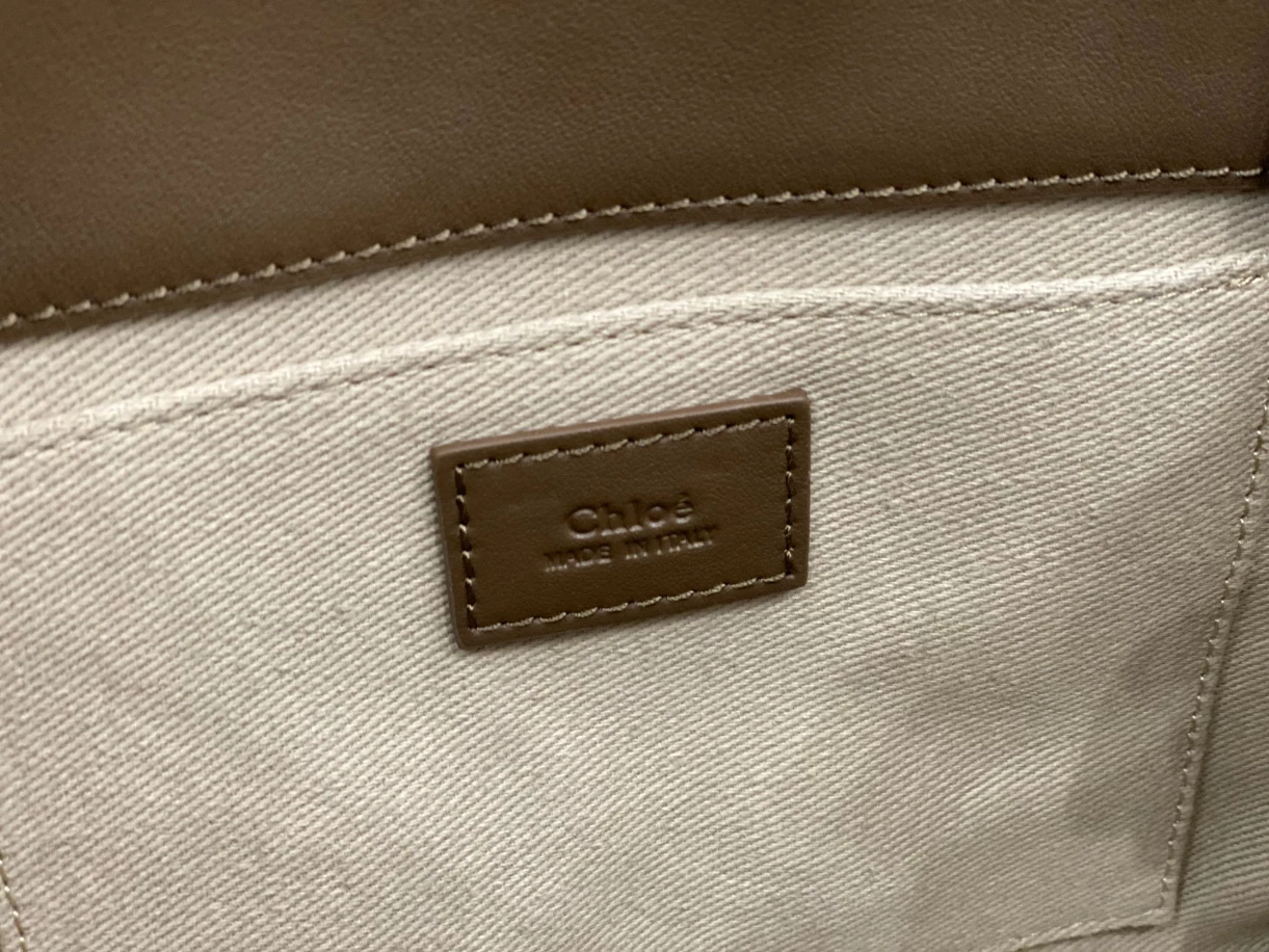 Chloé Small Woody Tote Bag Smooth Calfskin With Chloé Logo - MB015 - Image 6