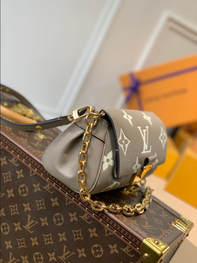 Favorite Monogram Empreinte Leather - LB226 - Image 9