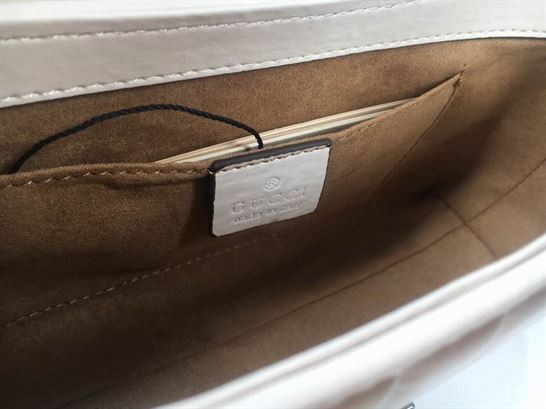 GG Marmont small shoulder bag White matelassé leather - Image 6