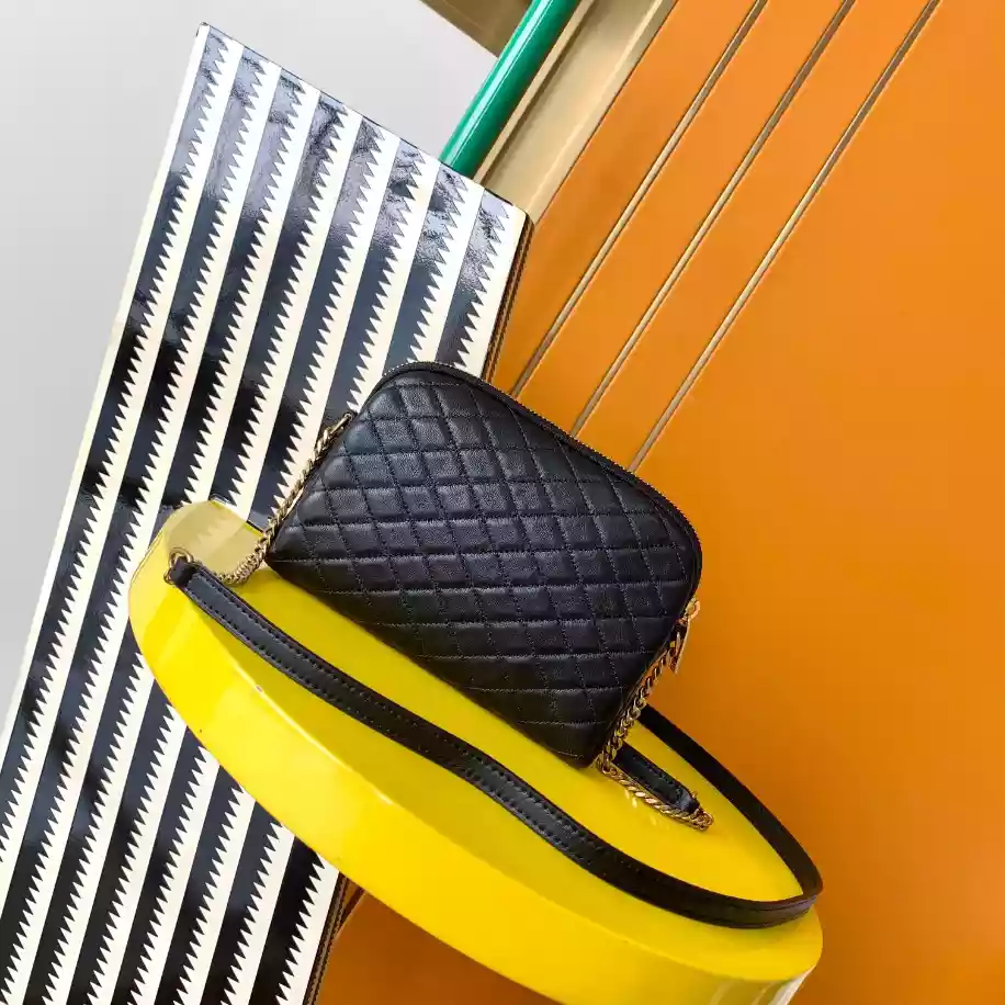 Gaby Zipped Pouch in Quilted Lambskin - Image 4