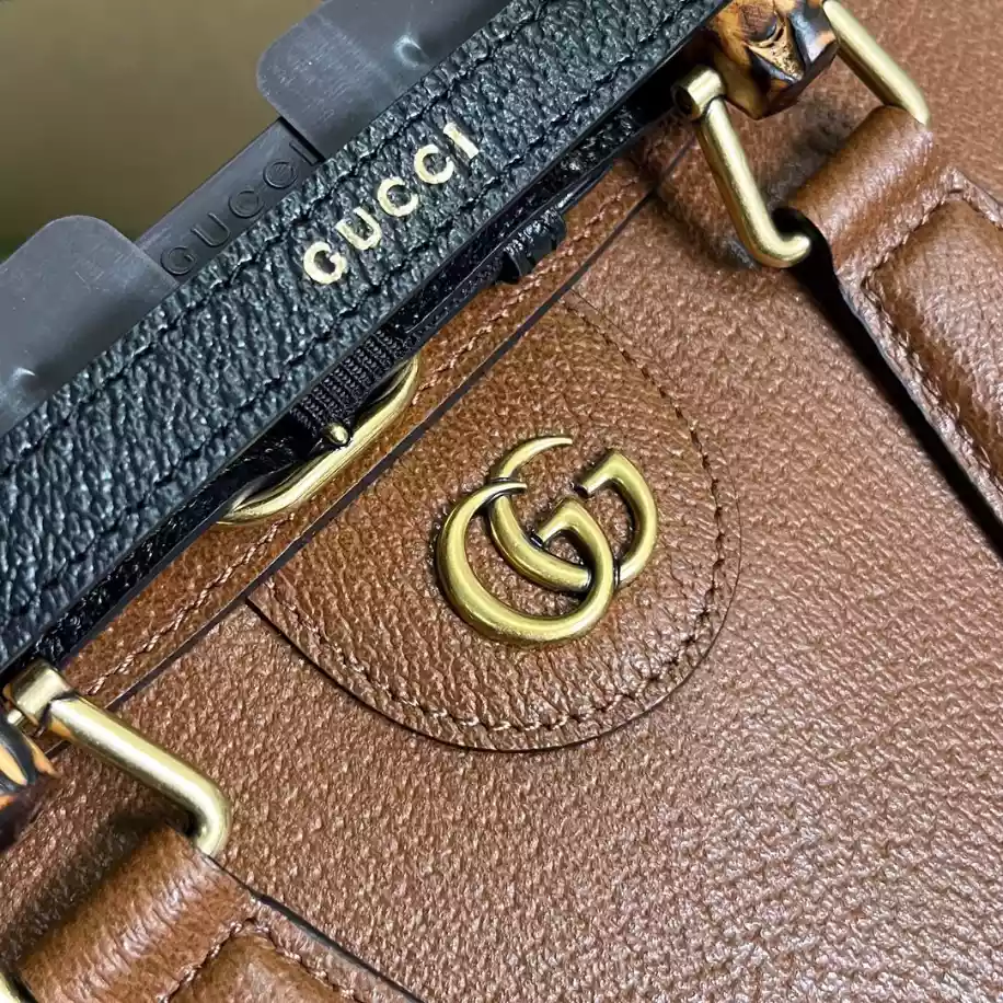 Gucci Diana Small Shoulder Bag - Image 9