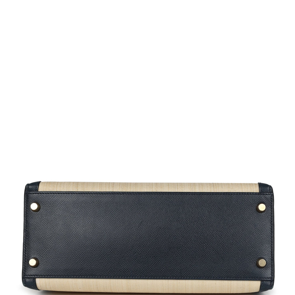 Vintage Hermes Kelly Sellier 28 Bleu Marine Courchevel and Ecru Crinoline Gold Hardware - Image 7