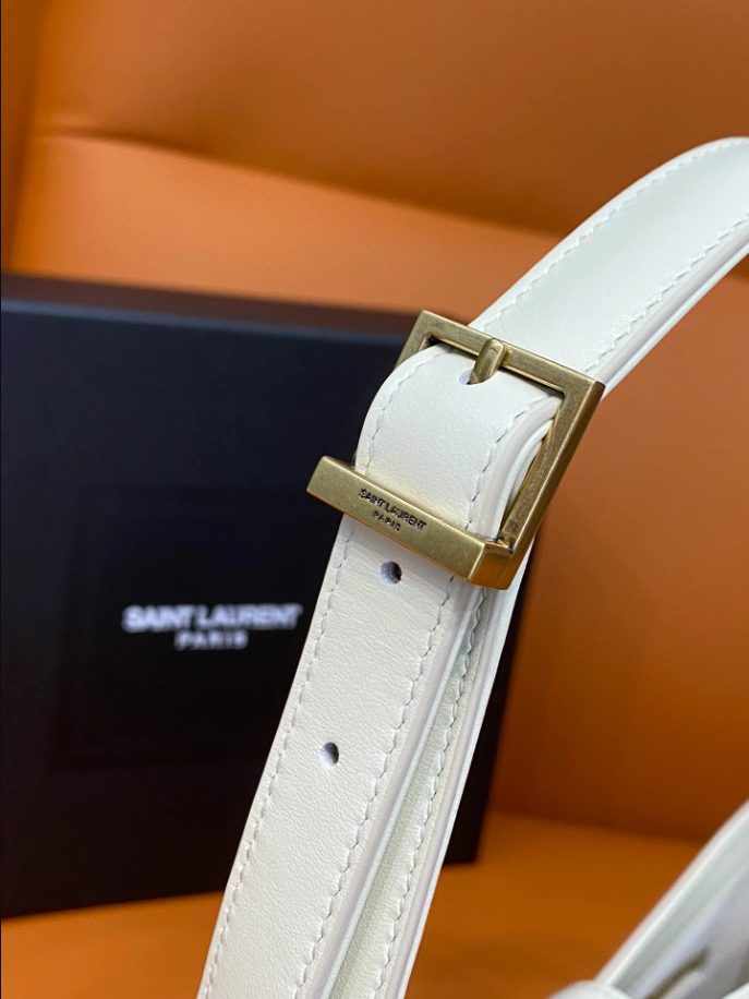 LE 5 à 7 in smooth leather bag - Image 10