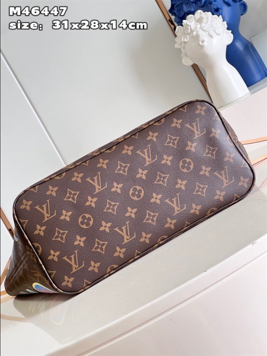 LV x YK Neverfull MM Tote Bag - Image 8