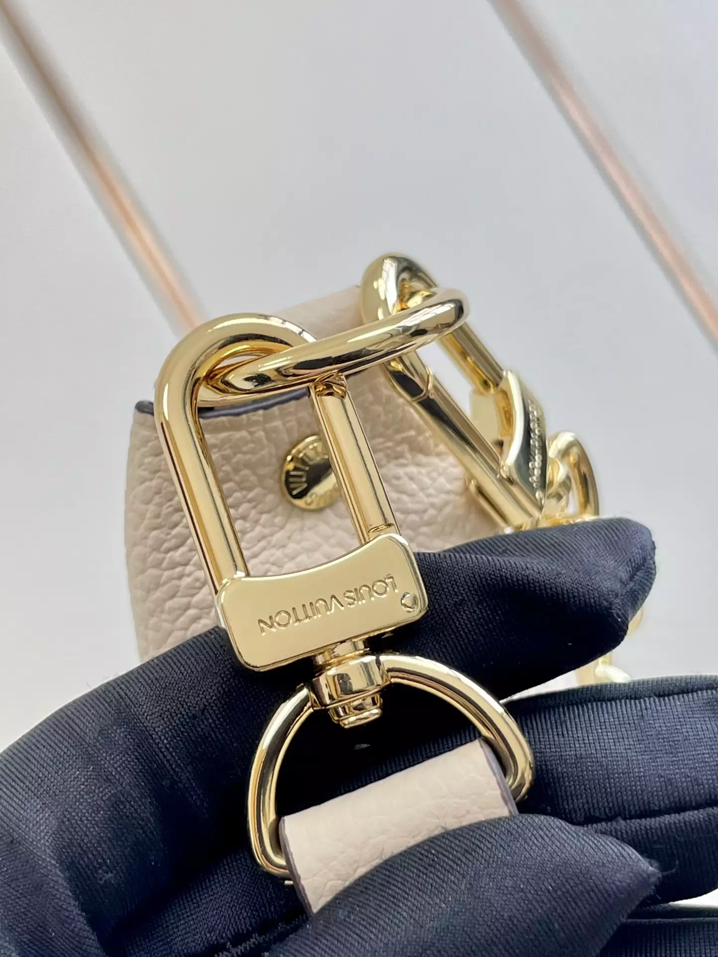 Loop Hobo Monogram Empreinte Creme Leather - Repbags.ru - Image 8