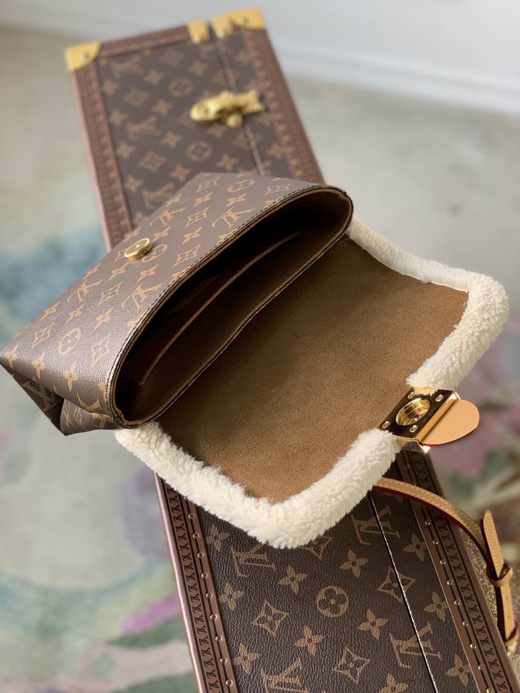 Louis Vuitton Locky BB Monogram canvas - Image 11