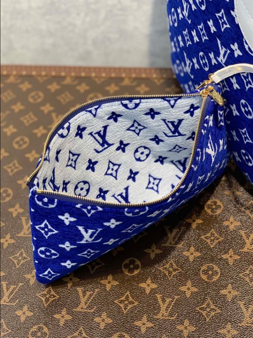 Louis Vuitton Neverfull MM Tote Bag - Image 5