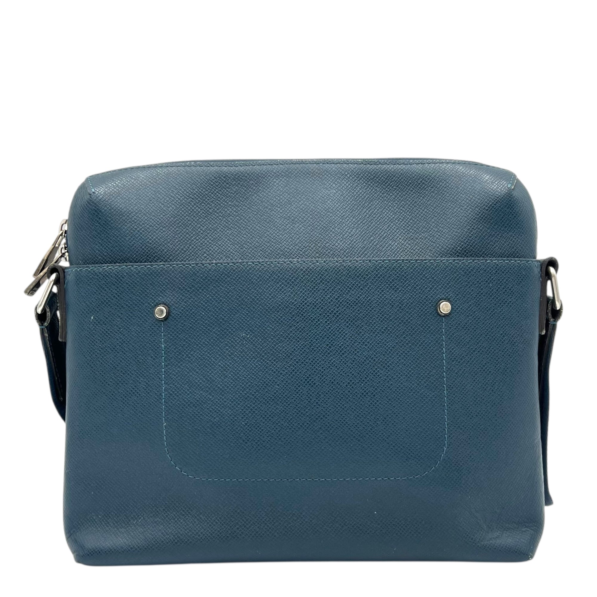 Grigori Messenger PM Blue in Taiga Leather, Silver hardware