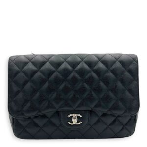 Classic Shoulder Bag Jumbo Black in Caviar Leather, Silver hardware