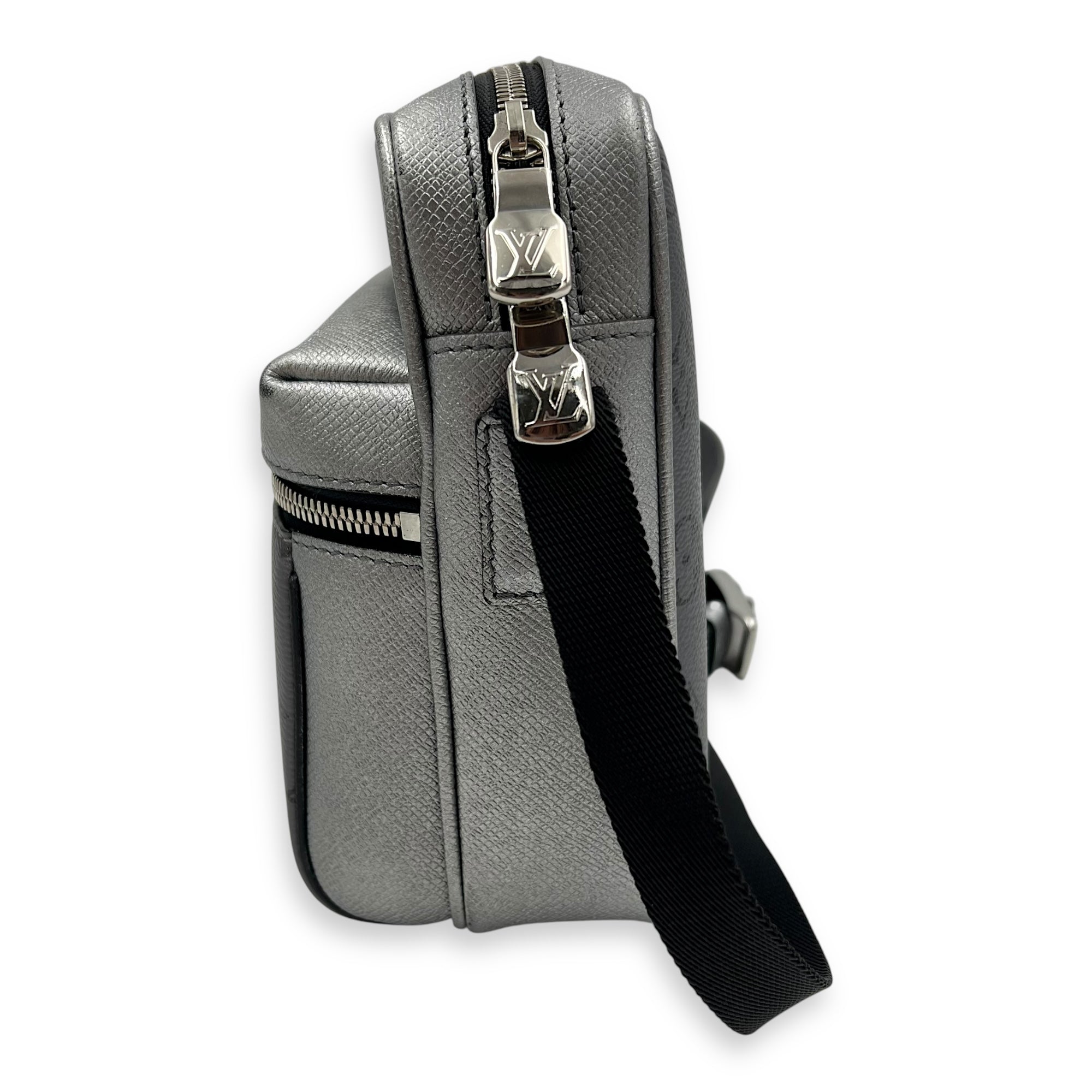 Logo Silver Messenger in Monogram Coated Canvas, Silver hardware - Image 4