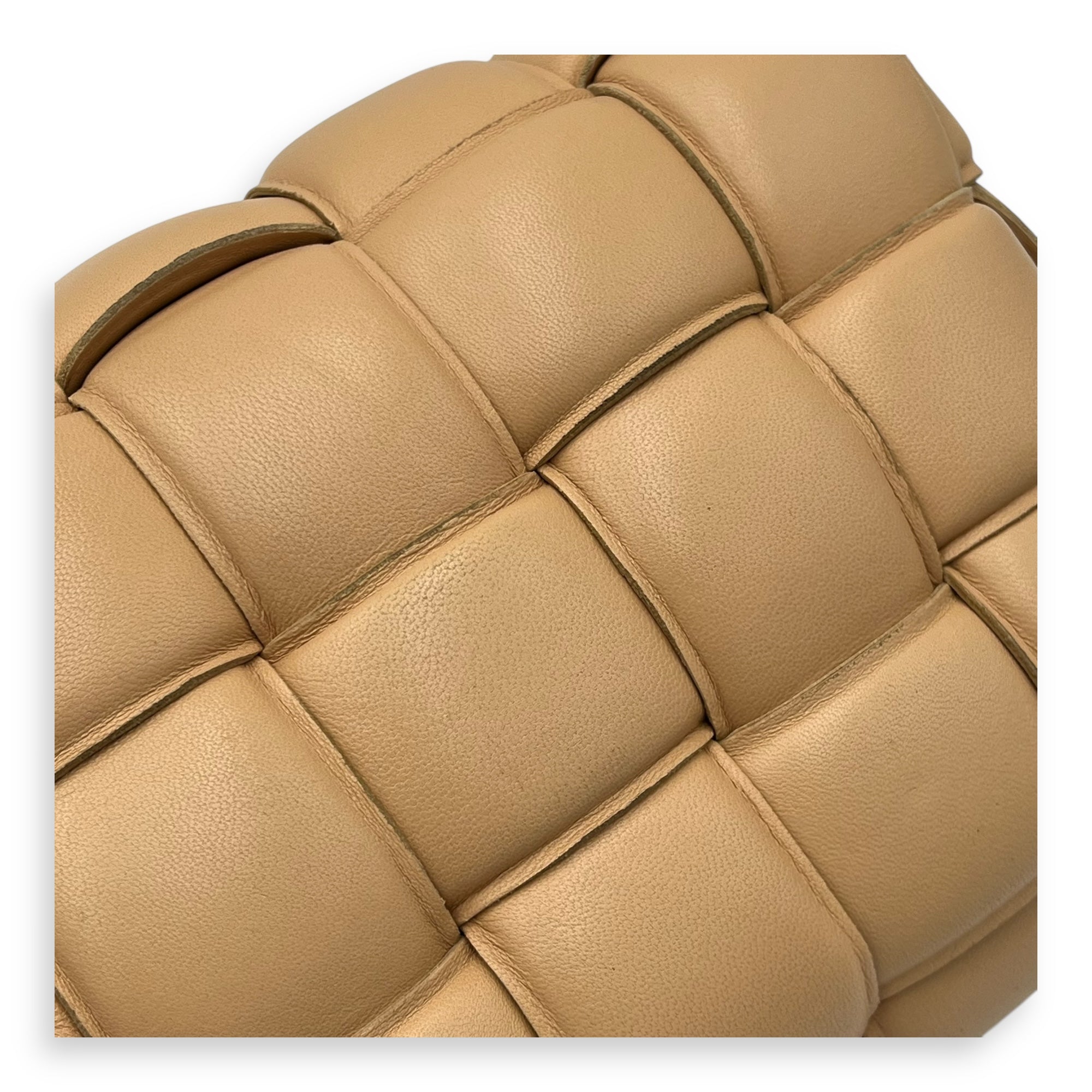 Cassette Shoulder Bag Beige in Lambskin, Gold hardware - Image 9