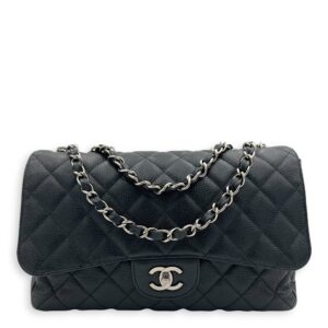 Classic Jumbo Black Shoulder Bag in Caviar Leather, Silver hardware