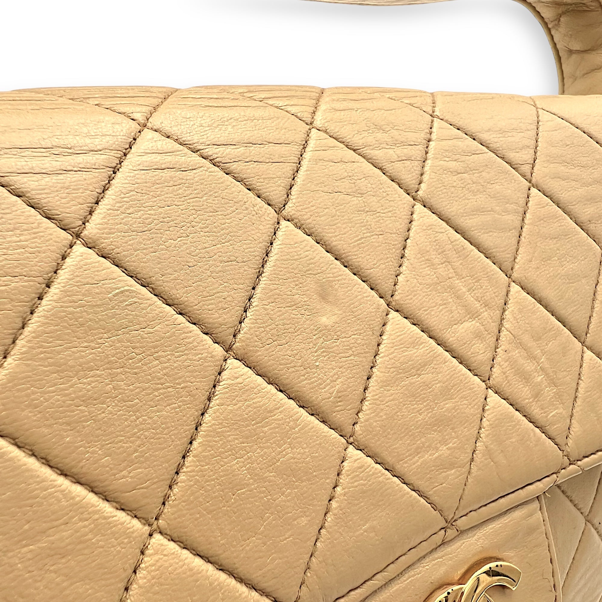 Vintage Double Face Flap Beige Shoulder Bag in Lambskin, Gold hardware - Image 10