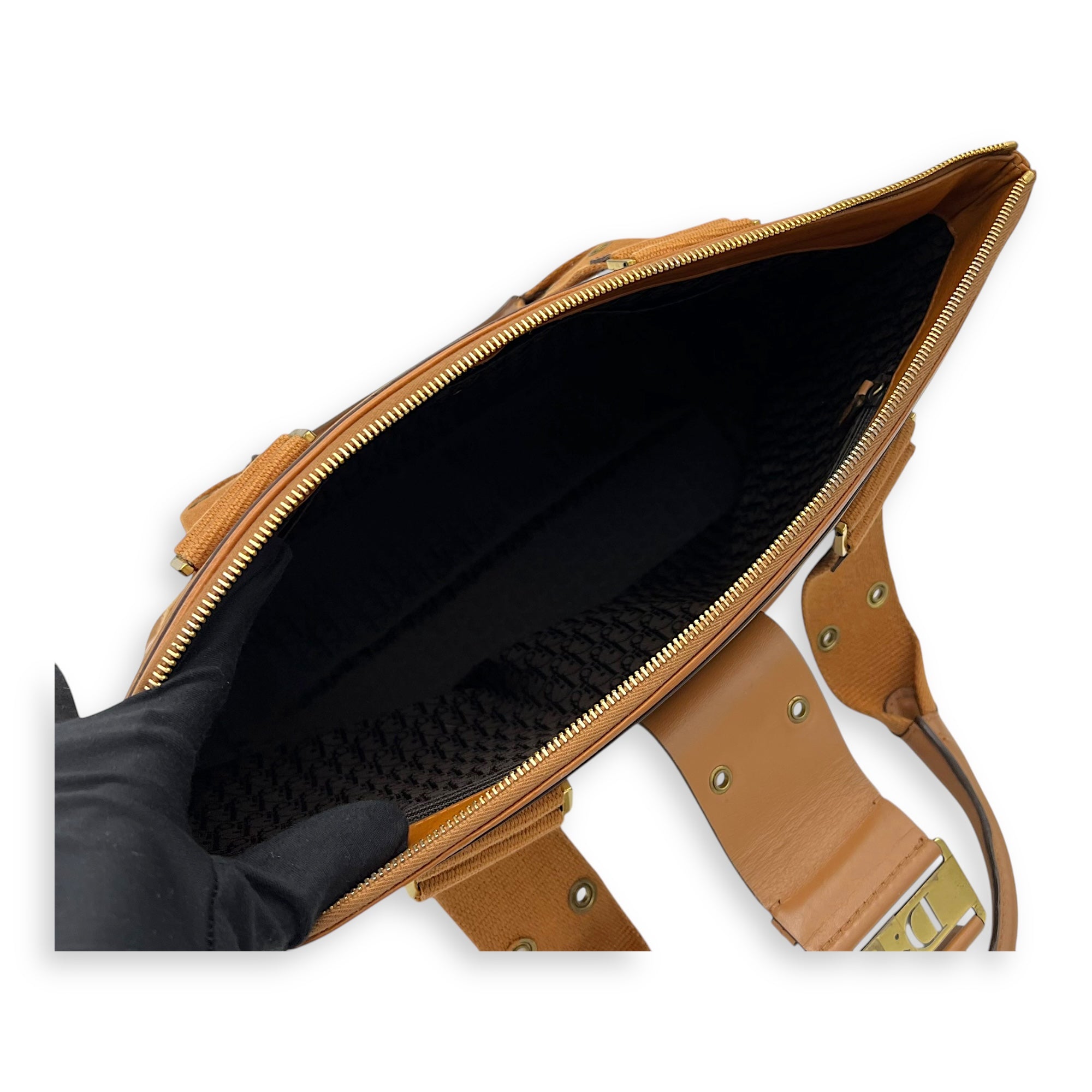 Street Chic Brown Shoulder Bag in Calfskin, Gold hardware - Image 12