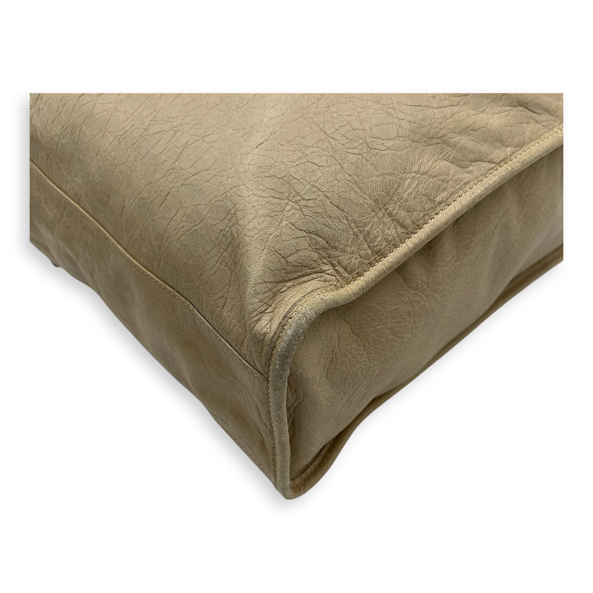 City Shopper Beige Tote Bag in Distressed Leather, Gunmetal hardware - Image 12