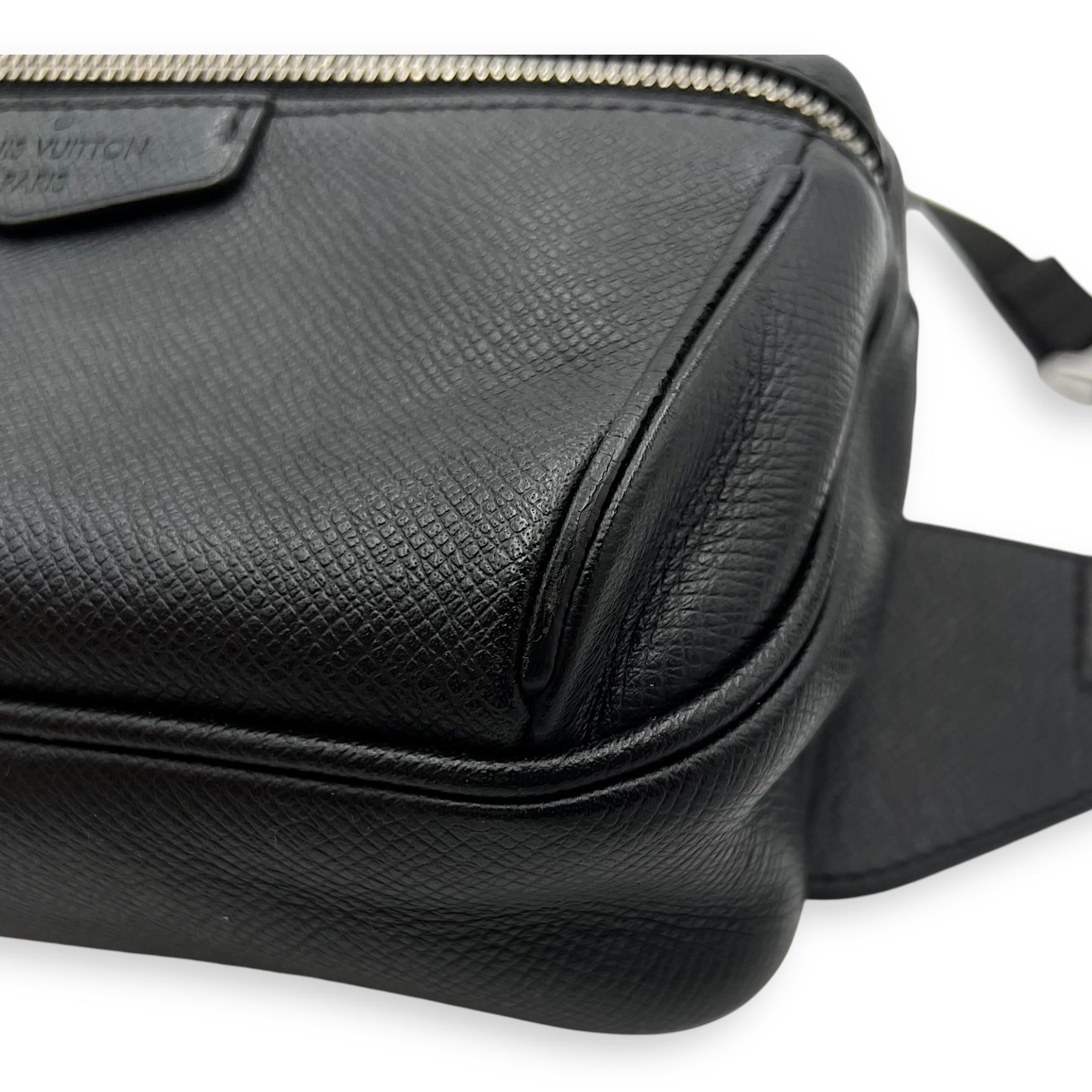 Outdoor Black Belt Bag in Taiga Leather, Silver hardware - Image 13