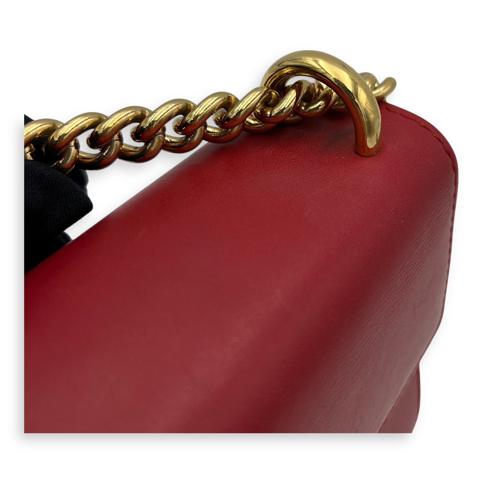 Padlock Shoulder Bag Red in Calfskin, Gold hardware - Image 11
