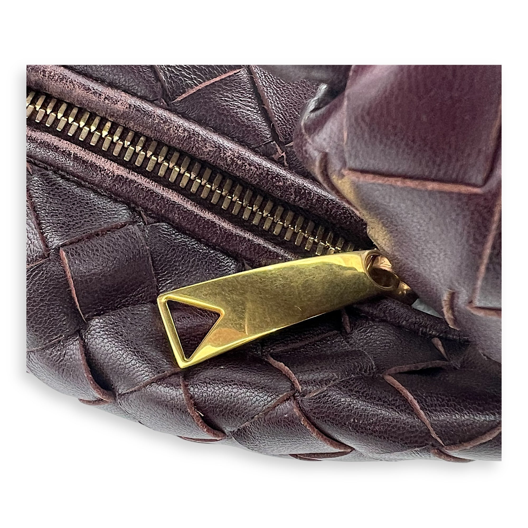 Jodie Clutch maroon in Calfskin, Gold hardware - Image 9