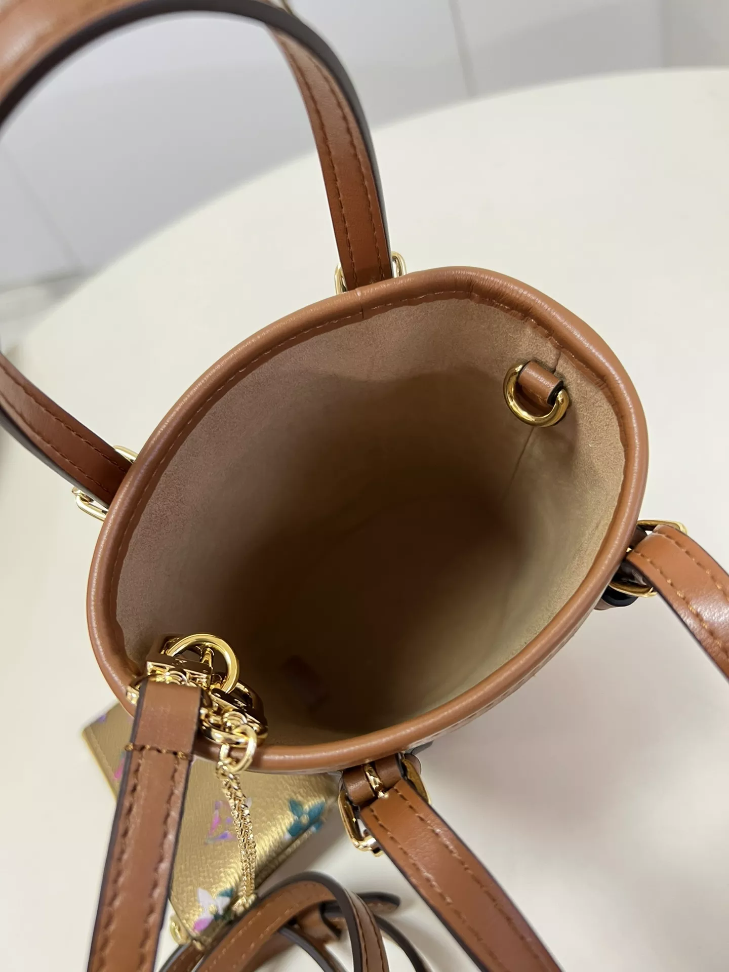 Metallic Monogram LV Garden Bucket Bag Gold - ReplicaBags.is - Image 10