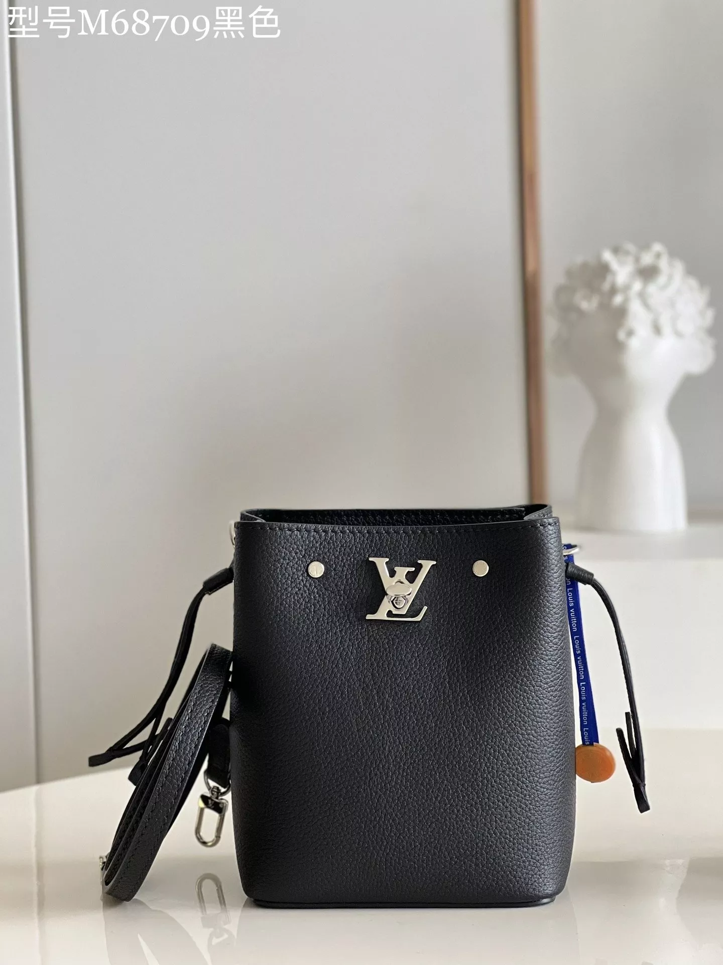 LV Calfskin Nano Lockme Bucket Black - ReplicaBags.is - Image 3