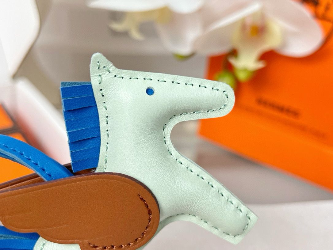 Hermes Rodeo Pegase PM Bag Charm in Fizz/Blue/Gold Lambskin - Image 5