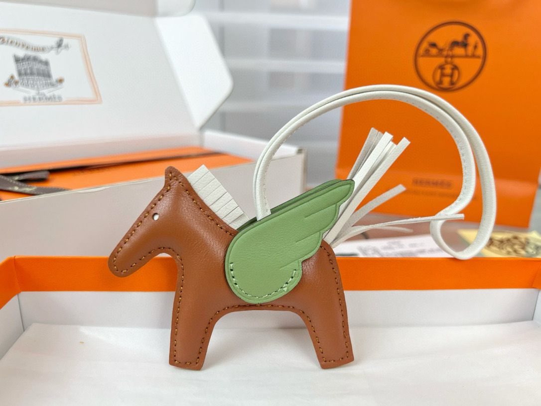 Hermes Rodeo Pegase PM Bag Charm in Gold/Craie/Vert Criquet Lambskin - Image 3