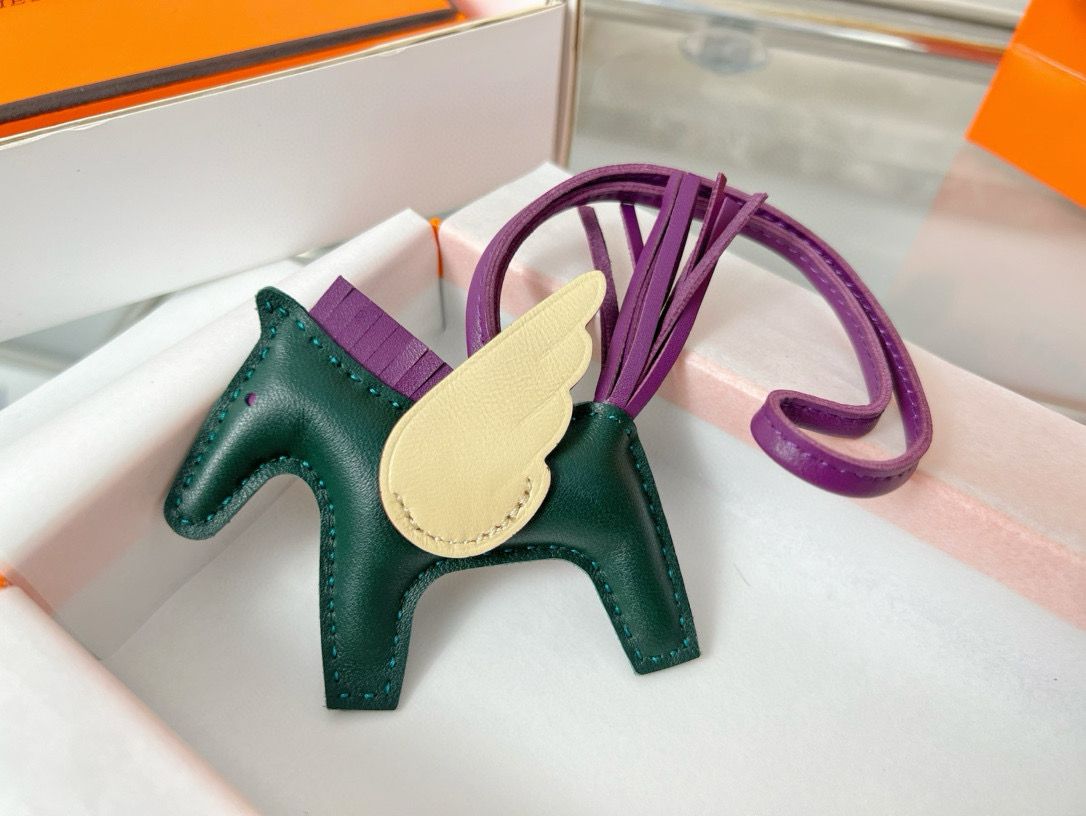 Hermes Rodeo Pegase PM Bag Charm in Green/Nata/Purple Lambskin - Image 4