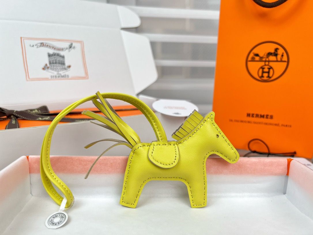 Hermes Rodeo PM Bag Charm in Lime Lambskin - Image 6