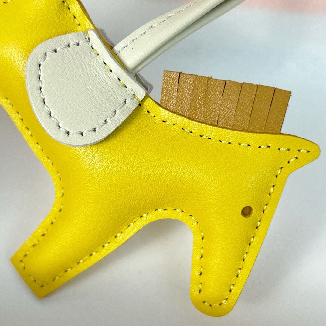 Hermes Rodeo PM Bag Charm in Yellow/Sesame/Craie Lambskin - Image 7