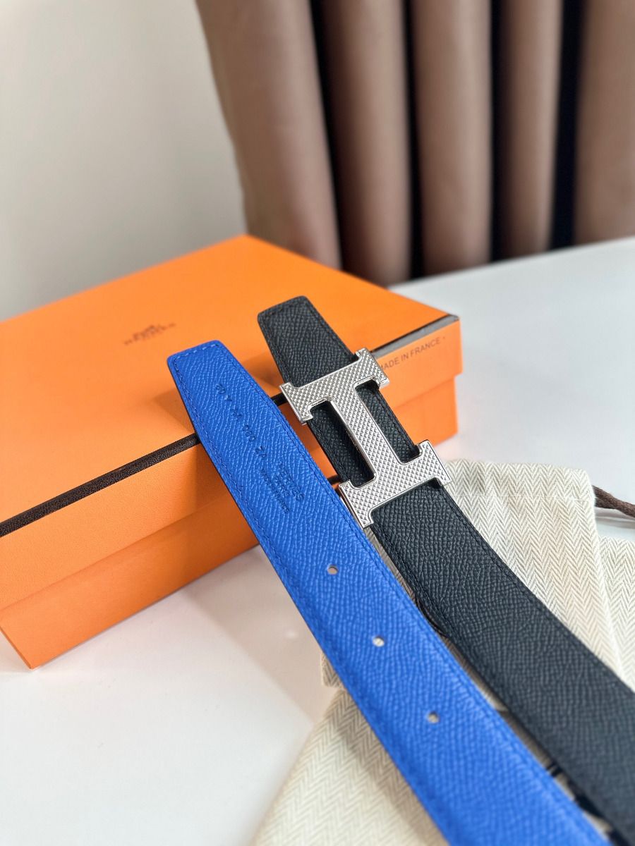 Hermes H Guillochee Reversible Belt 32MM in Black and Blue Epsom Calfskin - Image 6