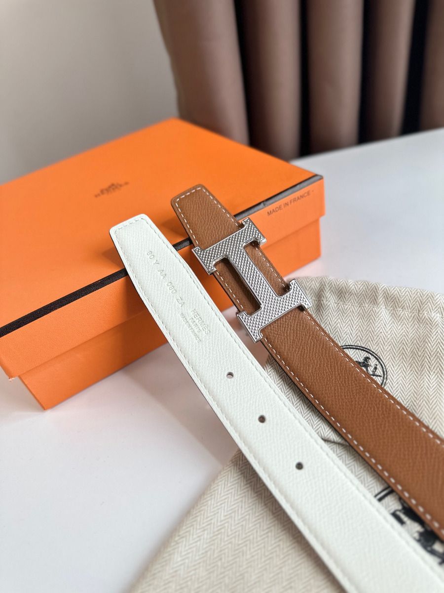 Hermes H Guillochee Reversible Belt 32MM in Gold and White Epsom Calfskin - Image 6