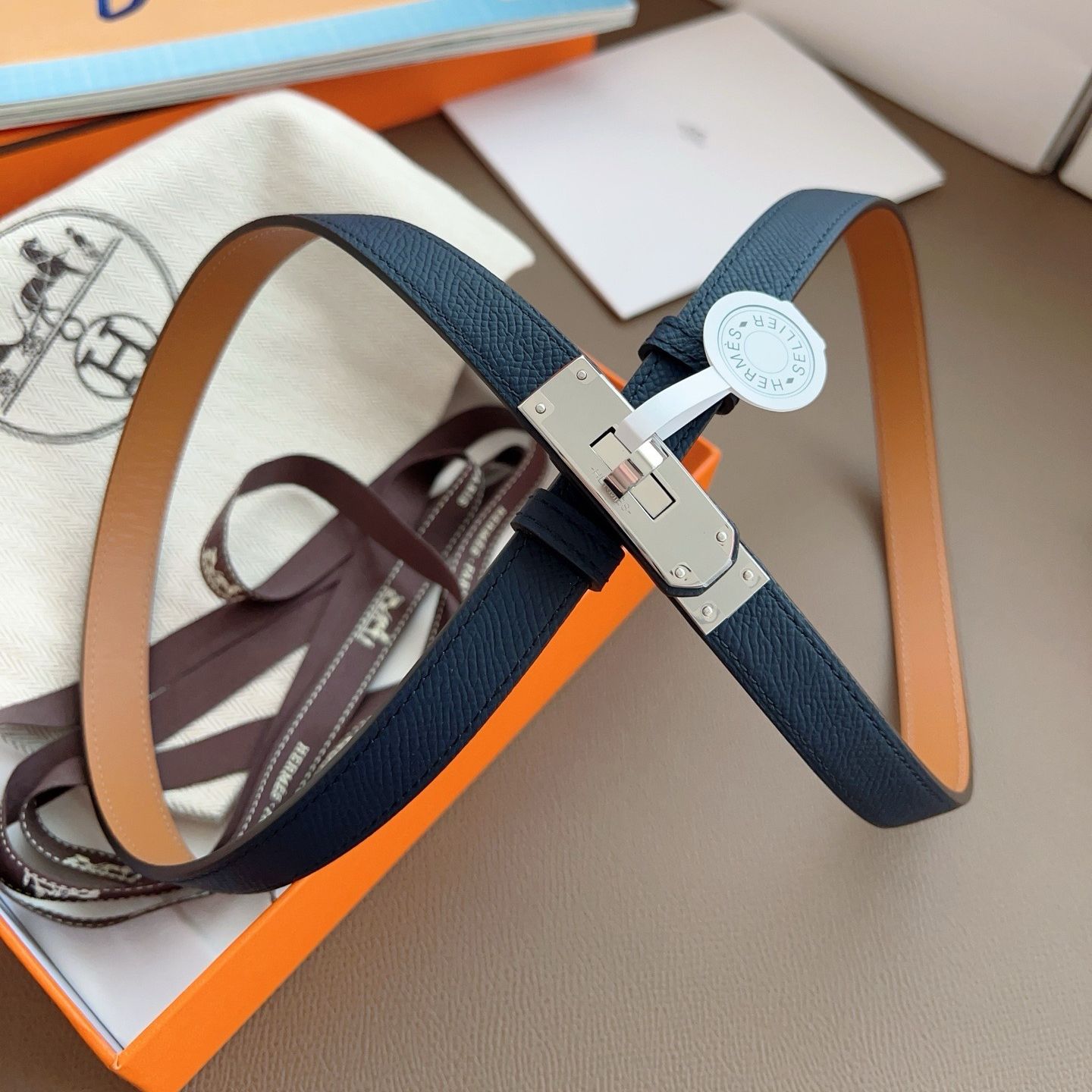 Hermes Kelly 18 Belt in Blue Nuit Epsom Leather - Image 5