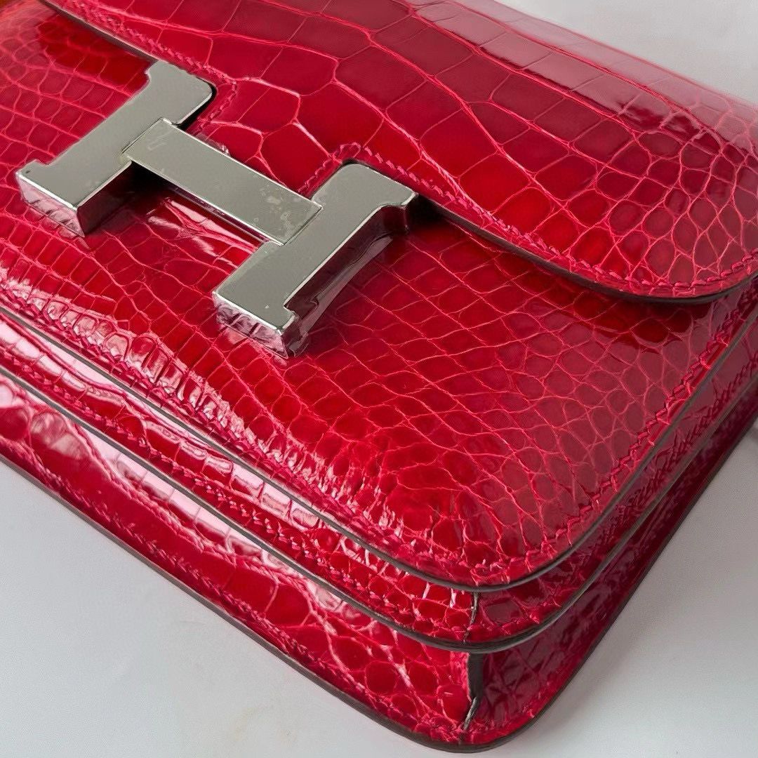 Hermes Constance 18 Handmade Bag In Red Shiny Alligator Leather - Image 8
