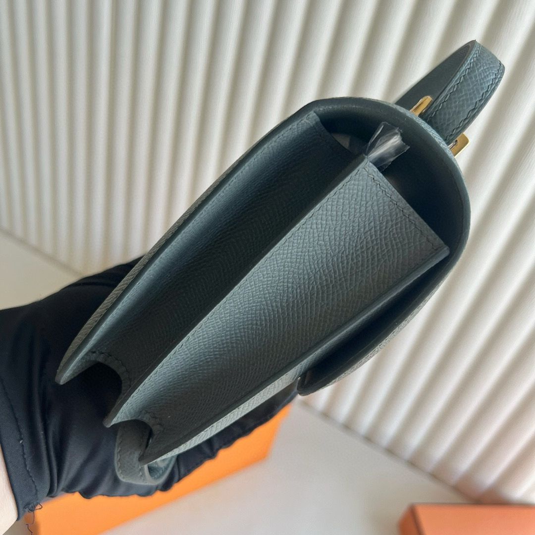 Hermes Constance 18 Handmade Bag in Vert Amande Epsom Calfskin - Image 4