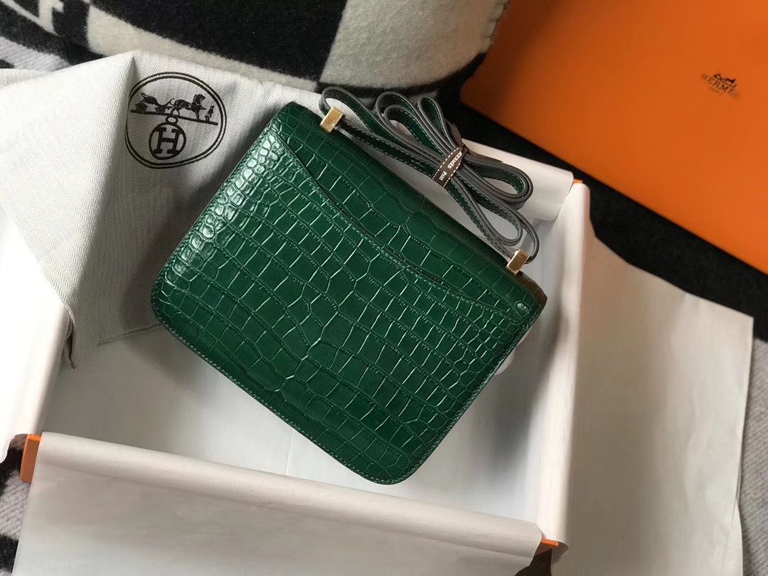 Hermes Constance 24cm Bag In Green Embossed Crocodile - Image 3
