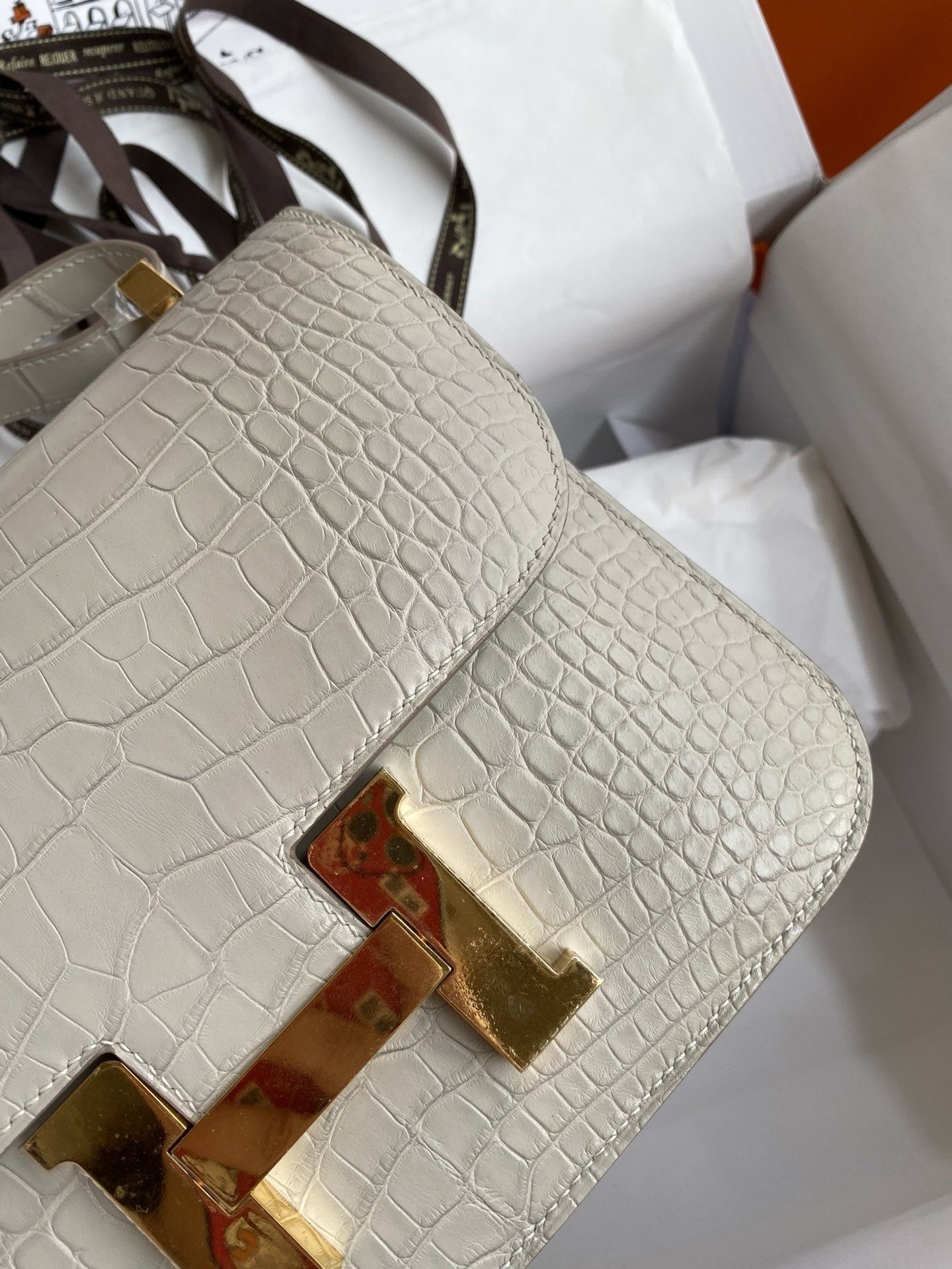 Hermes Constance 24 Handmade Bag in Pearl Grey Matte Alligator Leather - Image 5