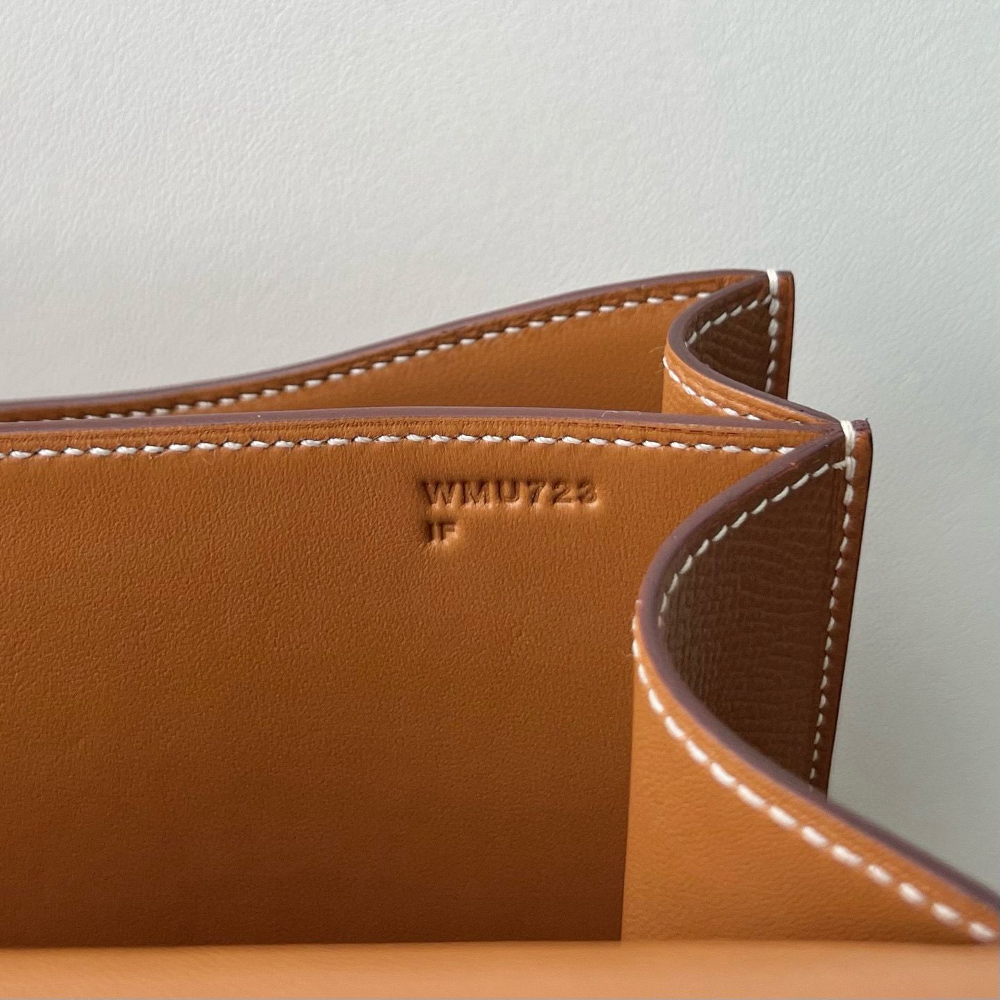 Hermes Constance 24 Handmade Bag in Gold Epsom Calfskin - Image 7