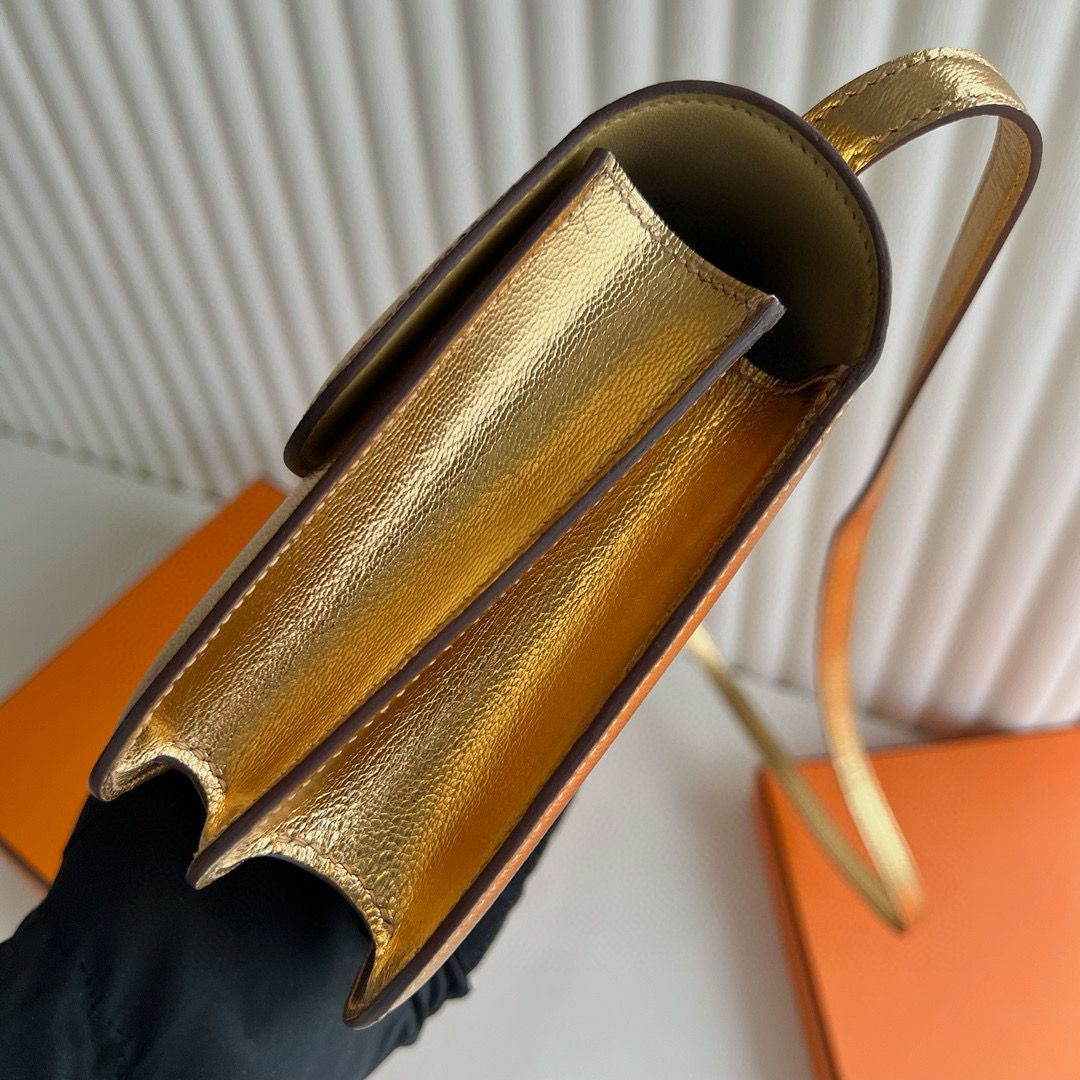 Hermes Constance 1-18 Mirror Bag in Dore Metallic Chevre Mysore Leather - Image 7