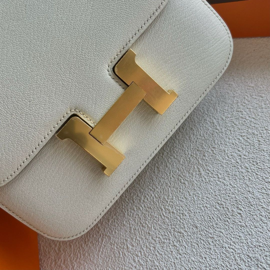 Hermes Constance 18 Verso Handmade Bag in Mushroom Chevre Mysore Goatskin - Image 3