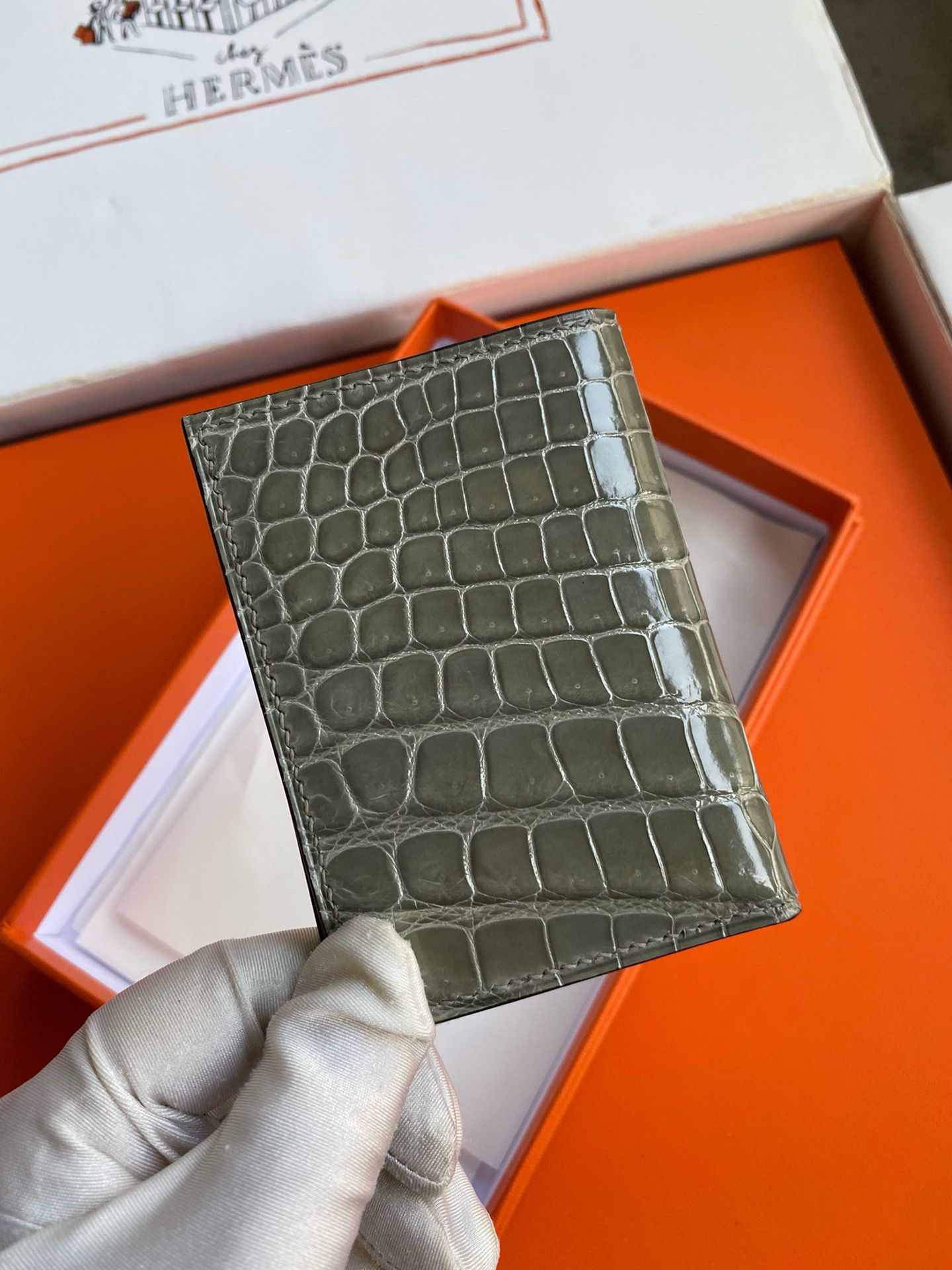 Hermes MC² Euclide Card Holder in Tourterelle Shiny Alligator Leather - Image 6