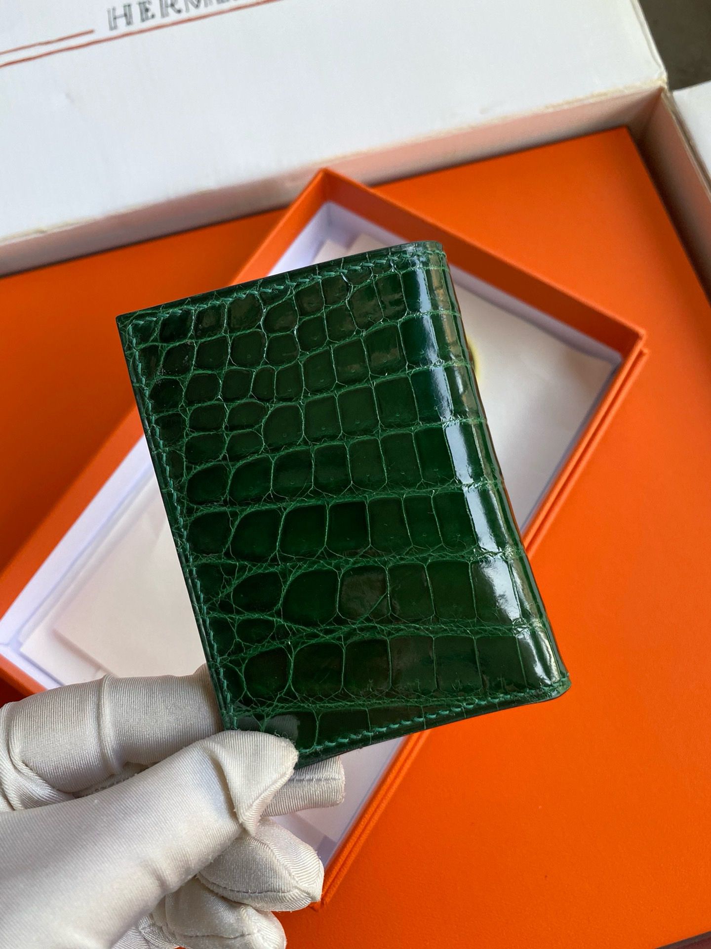 Hermes MC² Euclide Card Holder in Vert Emeraud Shiny Alligator Leather - Image 6